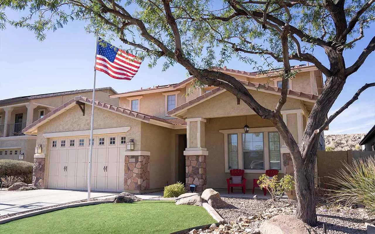 Arizona Home With American Flag 1280X800